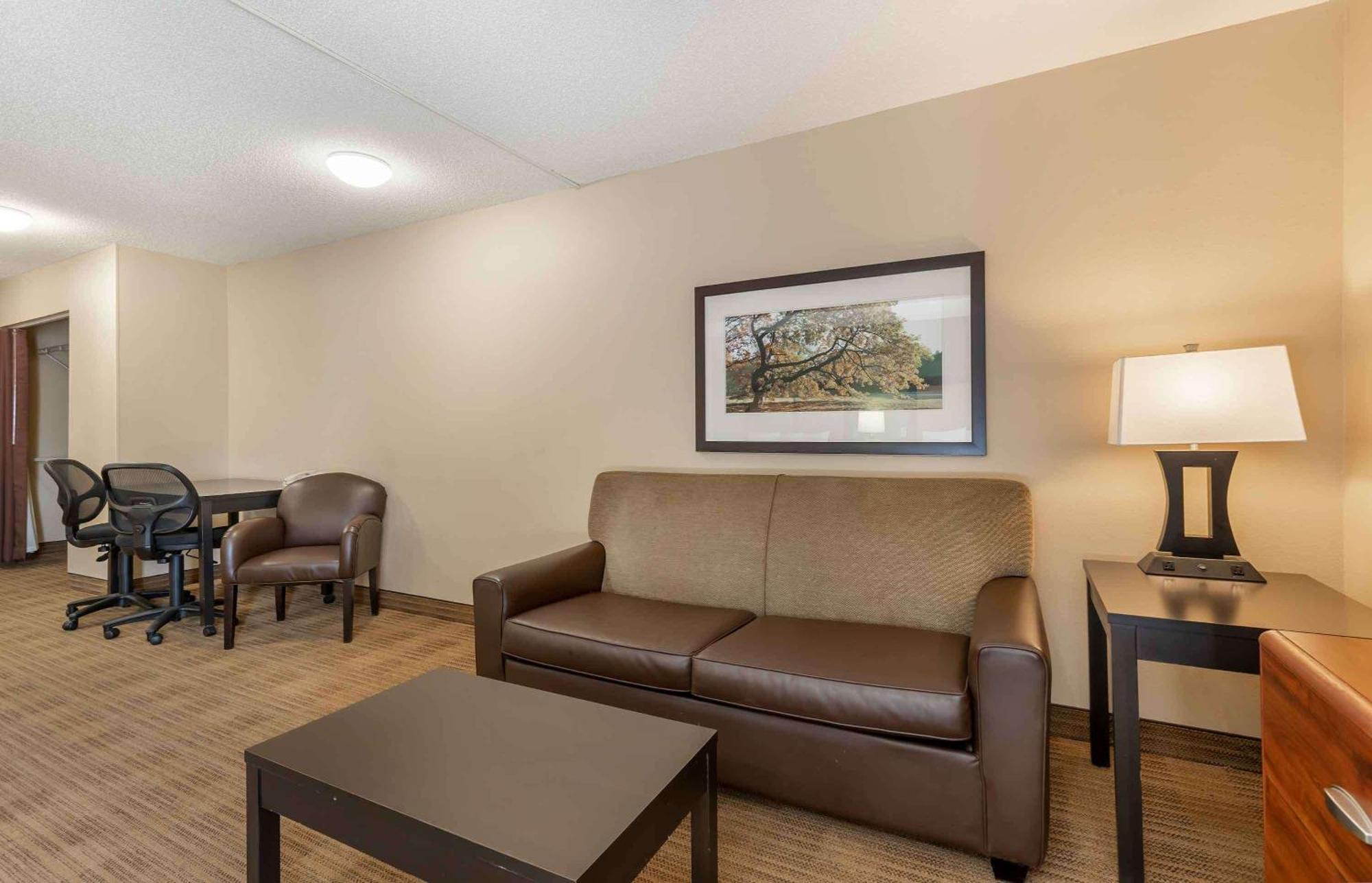 Extended Stay America Select Suites - Des Moines - West Des Moines Clive Exterior photo