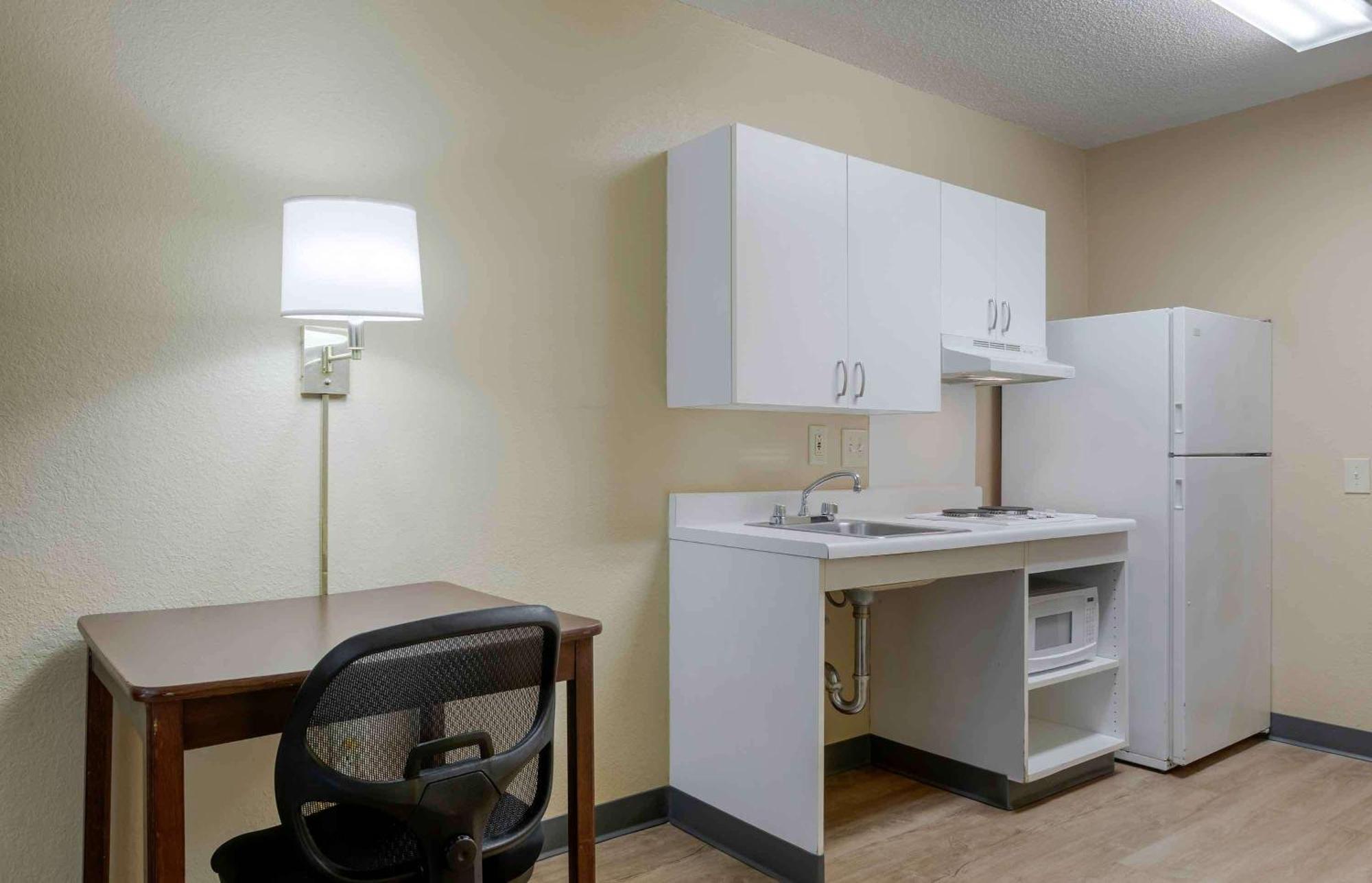 Extended Stay America Select Suites - Des Moines - West Des Moines Clive Exterior photo